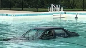 car-drowned-in-pool_1